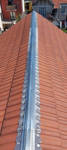 Pose et installation de closoir ventilé pour la réception de tuiles faîtière à Aulnay-sous-Bois