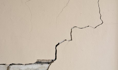 Faire réparer un problème de fissure de façade par peintre à Champigny-sur-Marne